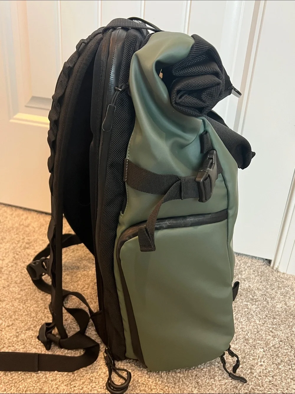 WANDRD PRVKE 21L Camera Backpack Green Roll Top w/ Camera Cube Laptop Travel Bag